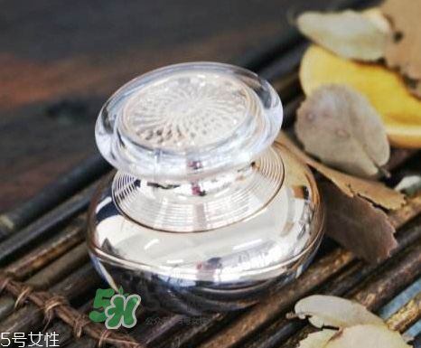 夢(mèng)詩(shī)麗天璽瓊珍玉顏膏怎么樣？夢(mèng)詩(shī)麗天璽膏有激素嗎？