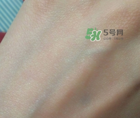 神仙水和小燈泡哪個好？神仙水和小燈泡使用順序