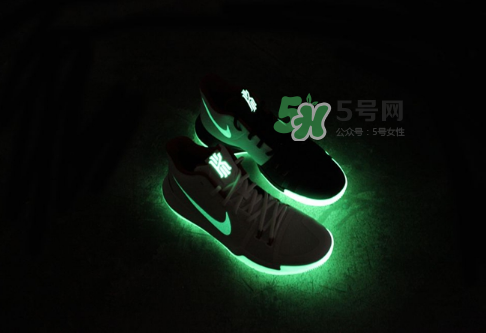 歐文中國行同款夜光鴛鴦kyrie 3怎么樣？耐克夜光鴛鴦kyrie 3測評