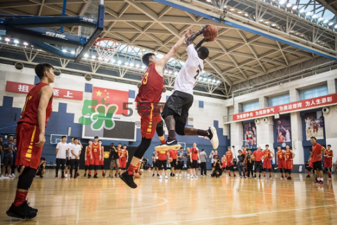 歐文中國行同款夜光鴛鴦kyrie 3怎么樣？耐克夜光鴛鴦kyrie 3測評