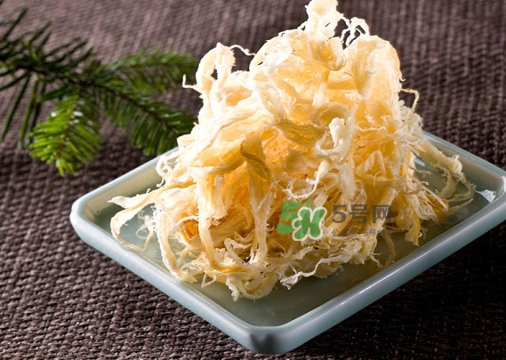 魷魚絲一次吃多少合適？魷魚絲吃多了會(huì)怎么樣