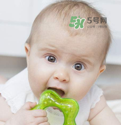 寶寶近視有什么癥狀？寶寶近視有什么表現(xiàn)？