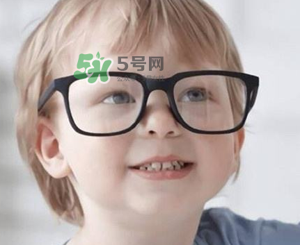 寶寶看電視對(duì)眼睛有影響嗎？寶寶看電視會(huì)近視眼嗎？