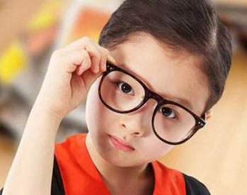 寶寶多大可以看電視？寶寶能看電視嗎？