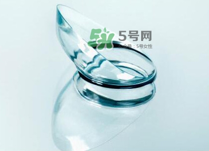 隱形眼鏡日拋是什么意思？隱形眼鏡干了泡開還能用嗎
