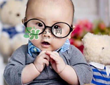 寶寶愛看電視怎么辦？寶寶愛看電視對眼睛有影響嗎？
