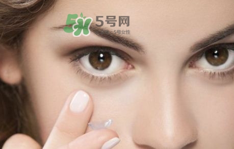 配個隱形眼鏡多少錢？隱形眼鏡日拋多少錢