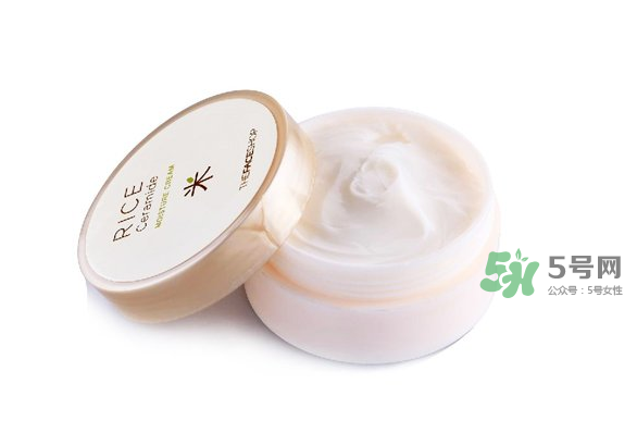 VE膠囊可以直接涂臉嗎？VE膠囊擦臉有什么效果？