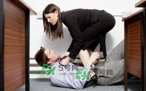 為什么女性遇到性騷擾都選擇容忍？如何懲治性騷擾者？