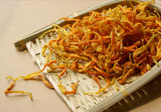 新鮮黃花菜怎么處理？干黃花菜怎么處理