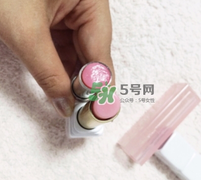 嬌蘭白管親親唇膏r371和迪奧變色唇膏001哪個好_試色 嬌蘭白管親親唇膏r371和迪奧變色唇膏001哪個好_試色