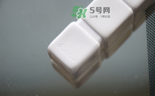 嬌蘭白管親親唇膏r371和迪奧變色唇膏001哪個好_試色 嬌蘭白管親親唇膏r371和迪奧變色唇膏001哪個好_試色