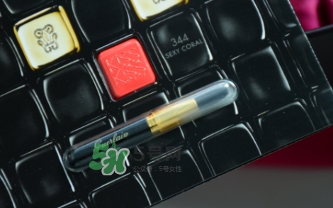 嬌蘭白管親親唇膏r371和迪奧變色唇膏001哪個好_試色 嬌蘭白管親親唇膏r371和迪奧變色唇膏001哪個好_試色