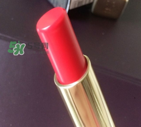 嬌蘭親親唇膏白管和黑管哪個好？嬌蘭白管和黑管區(qū)別