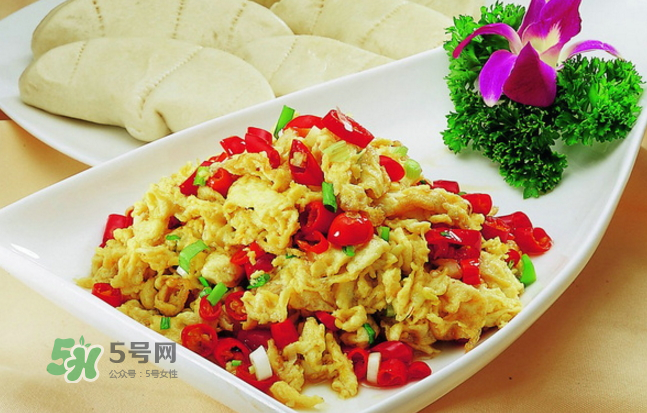 辣椒炒雞蛋的熱量是多少？辣椒能減肥嗎？