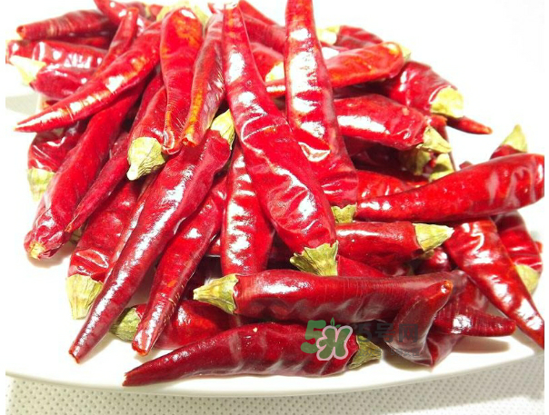 干辣椒怎么炸又香又脆？干辣椒怎么做辣椒油？