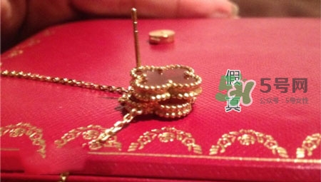 梵克雅寶四葉草項鏈真假怎么辨別_真假對比圖 梵克雅寶四葉草項鏈真假怎么辨別_真假對比圖
