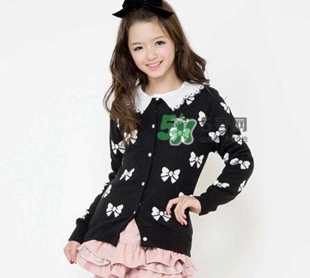 14歲女生胸部變大是正常的嗎？14歲女生的胸多大正常？