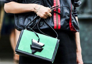 loewe barcelona真假怎么辨別_羅意威三角包真假對比圖