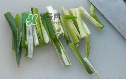 大蔥怎么切絲？大蔥怎么切好看