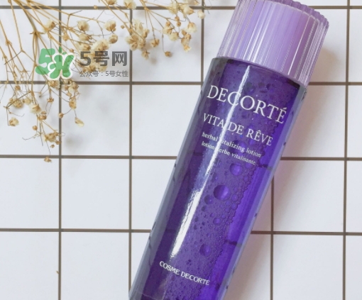 黛珂紫蘇水和sk2神仙水哪個(gè)好？紫蘇水可以和神仙水一起用嗎