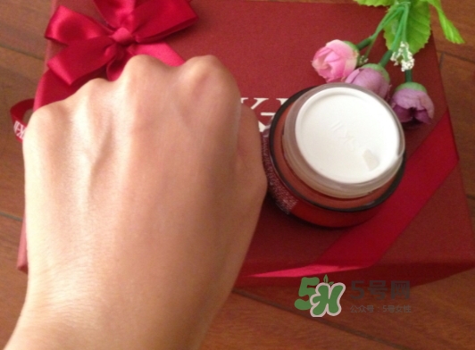 sk2大紅瓶面霜清爽版和滋潤版區(qū)別_哪個好 sk2大紅瓶面霜清爽版和滋潤版區(qū)別_哪個好