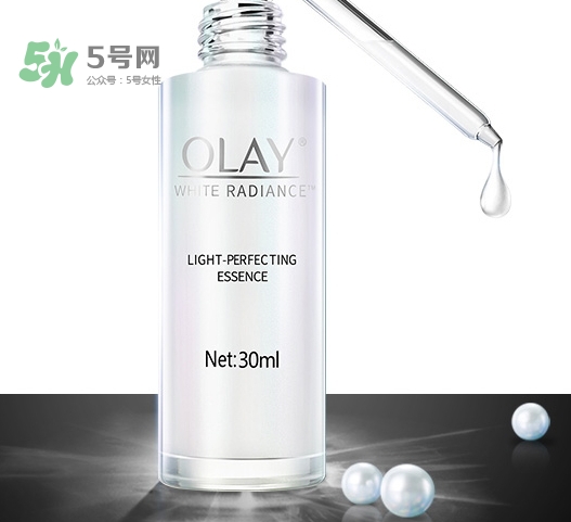 olay玉蘭油小白瓶小綠瓶哪個好？olay小白瓶小綠瓶區(qū)別