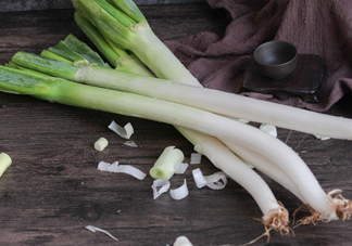 大蔥不能和什么一起吃？大蔥什么人不能吃