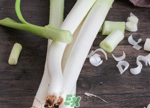 大蔥不能和什么一起吃？大蔥什么人不能吃