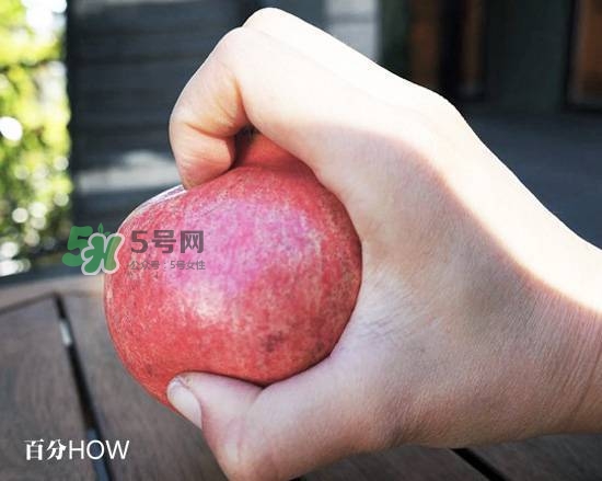 石榴怎么剝方便？怎么快速剝石榴？