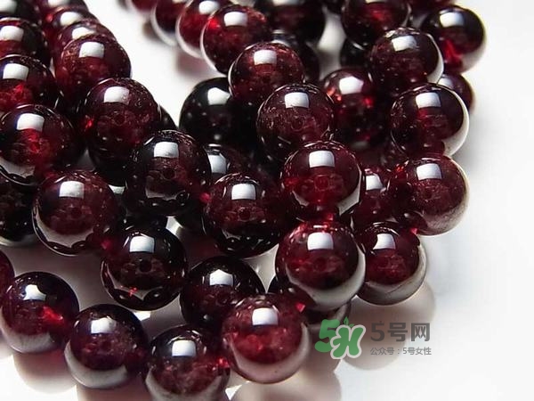 石榴石是什么做的？石榴是是怎么形成的？