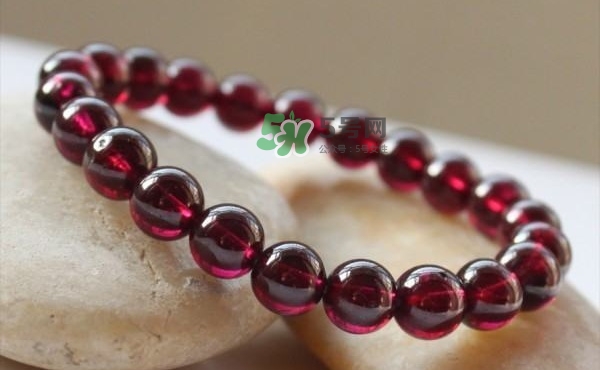 石榴石是什么做的？石榴是是怎么形成的？