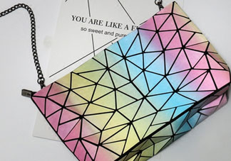 東大門彩虹包真假怎么辨別_東大門彩虹包真假對比圖