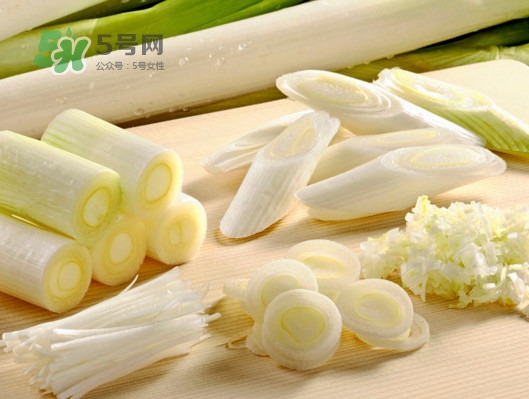 大蔥是蔥黃嗎？大蔥和蔥黃的區(qū)別