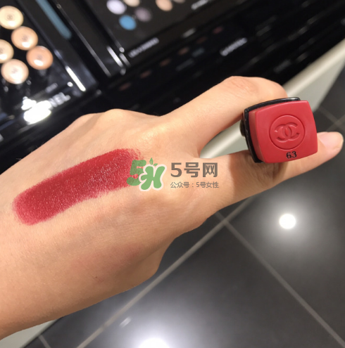 香奈兒63號(hào)口紅試色 香奈兒絲絨63試色圖片