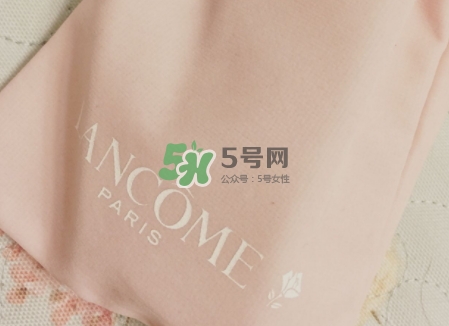 蘭蔻小黑瓶和sk2小燈泡哪個(gè)好？蘭蔻小黑瓶和小燈泡怎么用