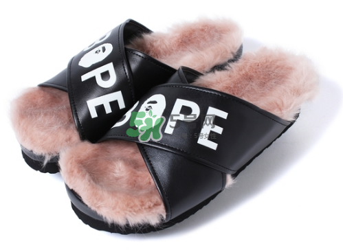 bape毛絨拖鞋多少錢？bape毛絨拖鞋價格