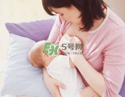 母乳喂養(yǎng)會乳糖不耐受嗎？母乳喂養(yǎng)會過度喂養(yǎng)嗎？