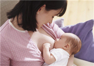 母乳喂養(yǎng)會(huì)積食嗎？純母乳喂養(yǎng)的寶寶會(huì)積食嗎？