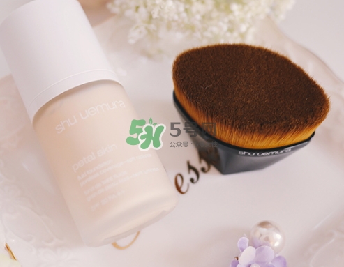 植村秀花瓣霧感粉底液多少錢？植村秀花瓣粉底液專柜價