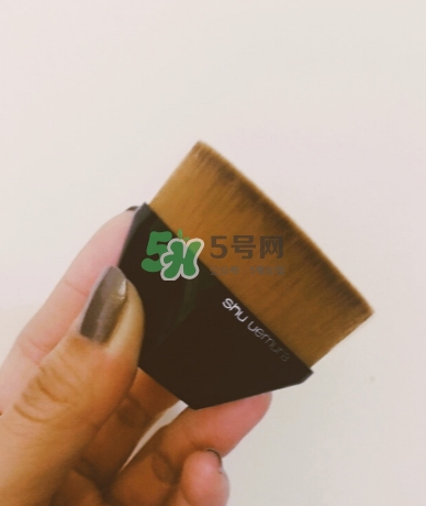 植村秀55魔術(shù)無(wú)痕刷怎么用？植村秀55號(hào)粉底刷怎么清洗