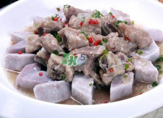 香芋蒸排骨怎么做？香芋燜排骨的做法