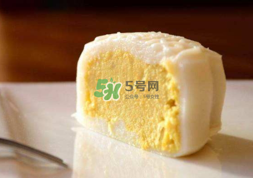 烤月餅刷蛋液還是蛋黃？月餅刷蛋液是全蛋液嗎？