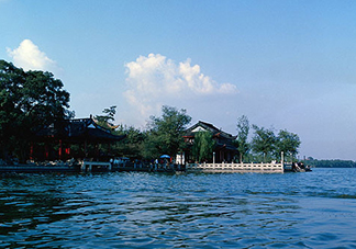 十月份去杭州穿什么？10月份去杭州穿衣搭配