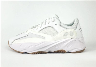 yeezy boost 700黑白純色款什么時候發(fā)售？