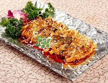 烤餅干可以用錫紙嗎？烤餅干用錫紙還是油紙