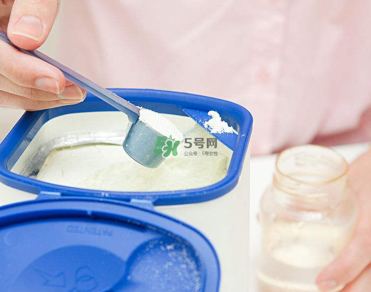 瘋搶的洋奶粉可能不合標(biāo)準(zhǔn) 有哪些不合標(biāo)準(zhǔn)的奶粉？