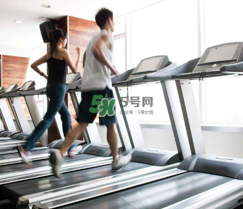 動(dòng)感單車和跑步機(jī)哪個(gè)減肥效果好？動(dòng)感單車和跑步機(jī)哪個(gè)瘦腿快？