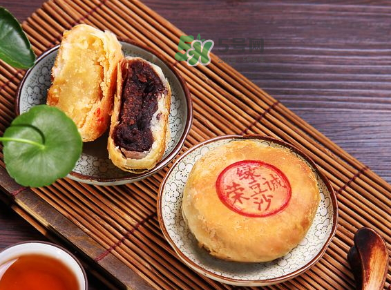 酥皮月餅烤多長(zhǎng)時(shí)間？酥皮月餅水油面比例