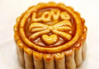 月餅為什么要用轉(zhuǎn)化糖漿？做月餅的轉(zhuǎn)化糖漿是什么？